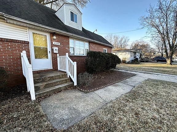 3rd image of 4749 Deerfield Ln