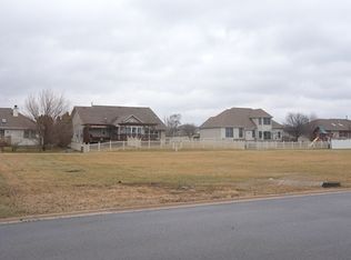 1047 Hummingbird Ln, Peotone, IL 60468