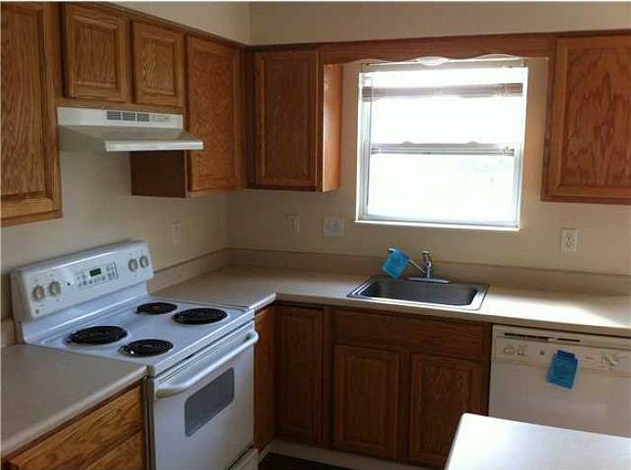 2nd image of 5279 Gobel Dr