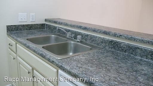 4th image of 7053 N Holiday Dr