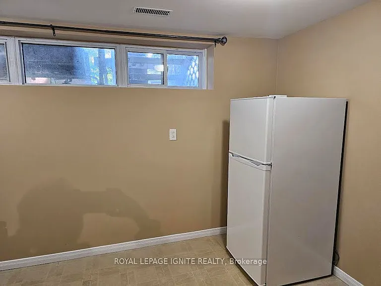 8 Mid Pines Rd #BASEMENT — Photo 5