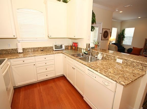 2nd image of 836 Ellwood Ave #H