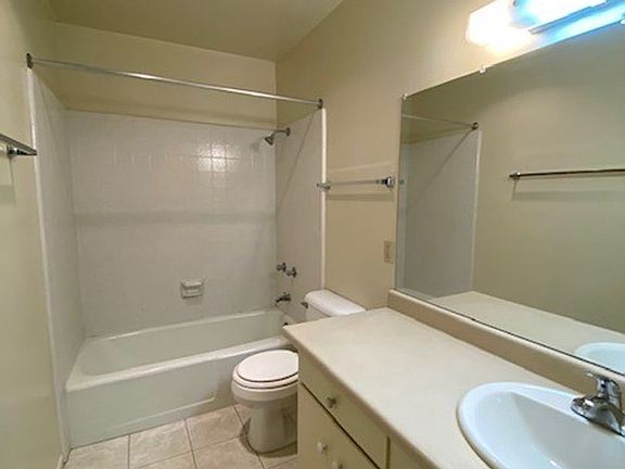 5th image of 3979 Illinois St APT 3