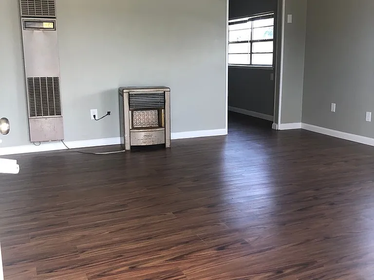 109 N Uvalde Ave — Photo 3