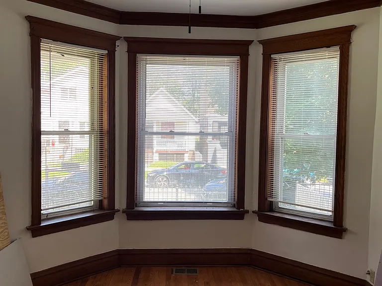 7022 S Union Ave — Photo 9