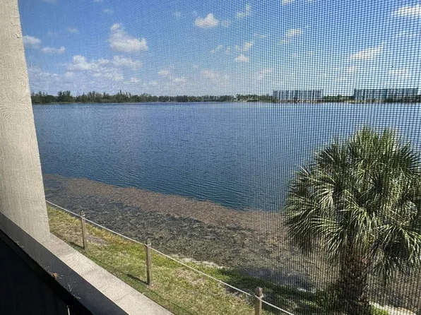116 Lake Emerald Dr APT 203, Oakland Park, FL 33309