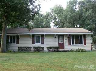 689 W Baker Rd, Highland, MI 48357