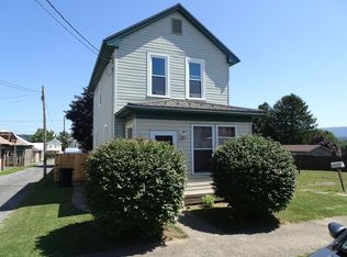 15 E Vandevender St, Mount Union, PA 17066