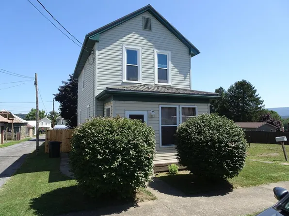 15 E Vandevender St, Mount Union, PA 17066