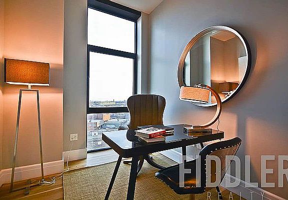 3rd image of 4441 Purves St #1116