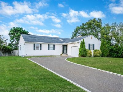 15 Sun Valley Lane, Bellport, NY, 11713
