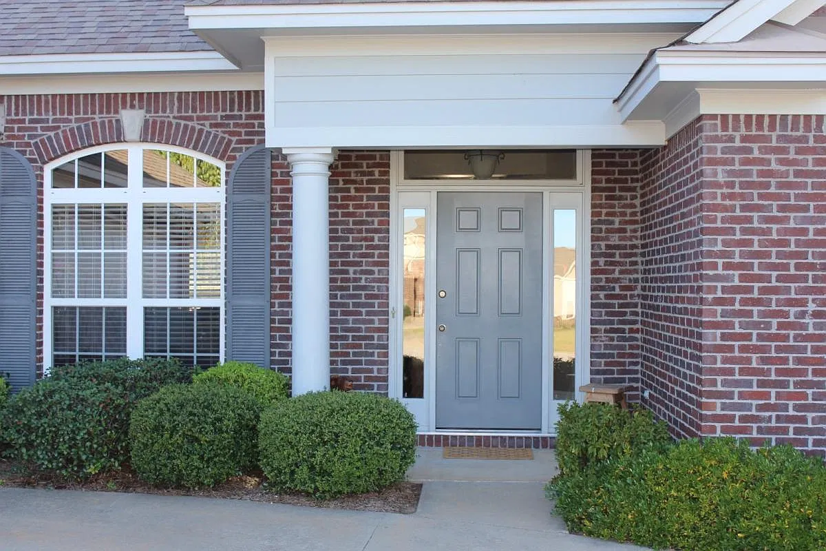 4 bed, 2.5 bath, 2050 sqft, $2,250 — Photo 3