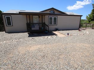 17527 E Trails End Rd, Mayer, AZ 86333