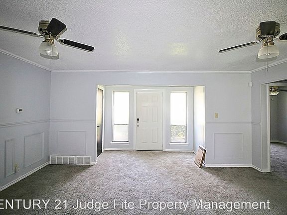 2nd image of 3408 Appletree Ct