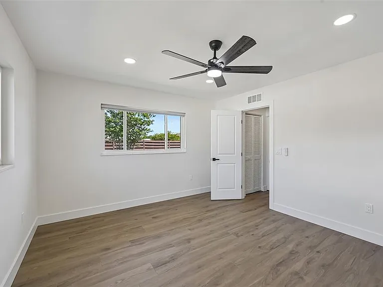 6735 Keystone Dr — Photo 25