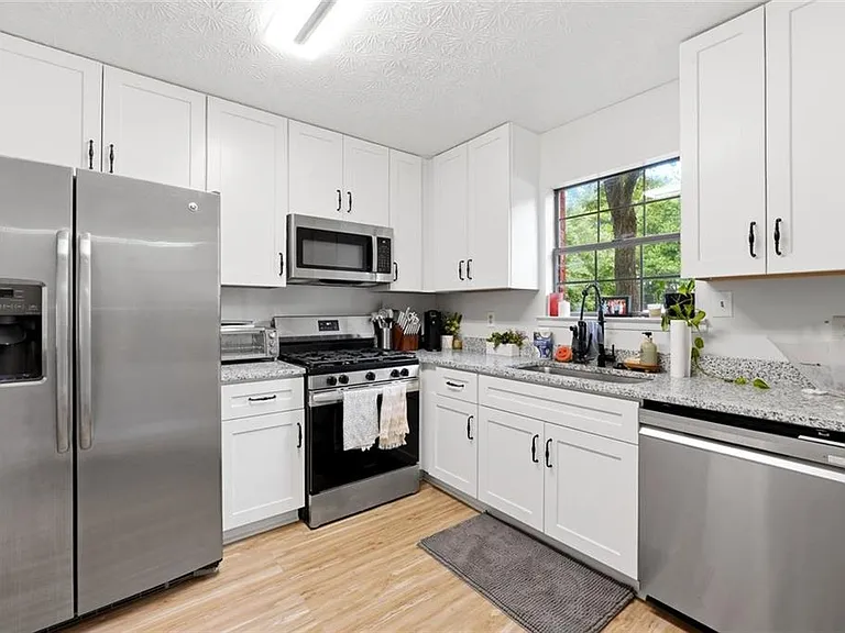 1070 Travelers Trl NW — Photo 9
