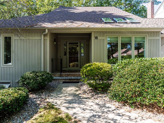 2nd image of 15 Wildwood Drive #15