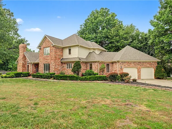 1801 El Contento Cir, Bentonville, AR 72712