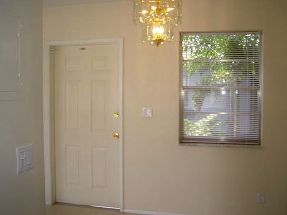 4th image of 5101 NE 18th Ave APT 05