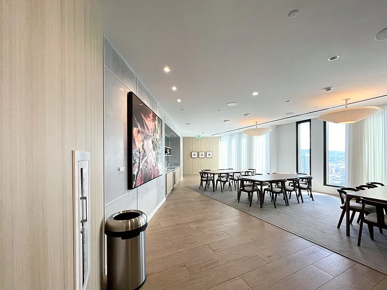 987 Queen St #3909 — Photo 10