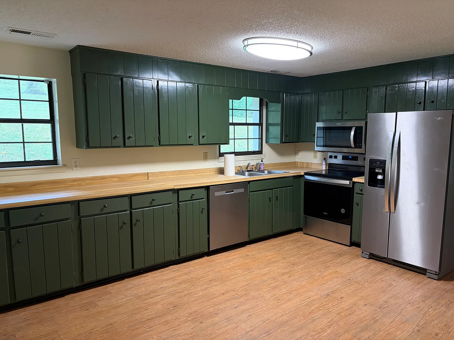 2 bed, 1.5 bath, 950 sqft, $1,800 — Photo 3
