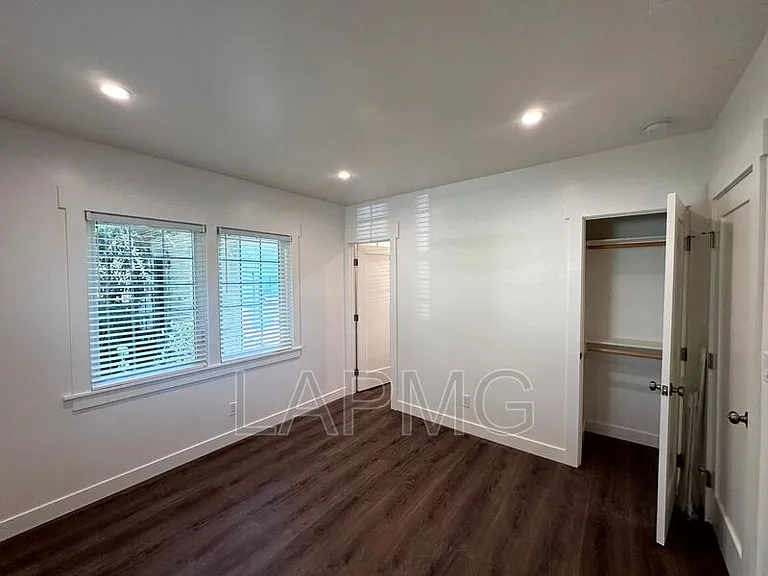 1460 Ricardo St — Photo 16