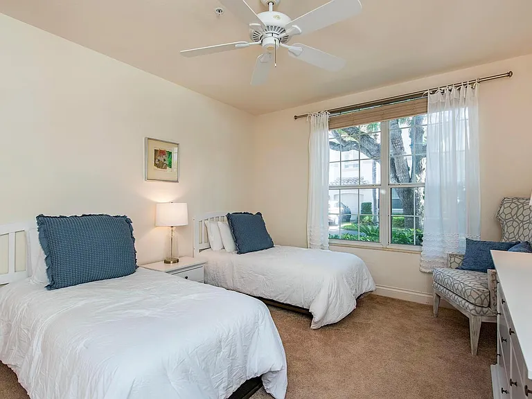 157 Colonade Cir #1002 — Photo 8
