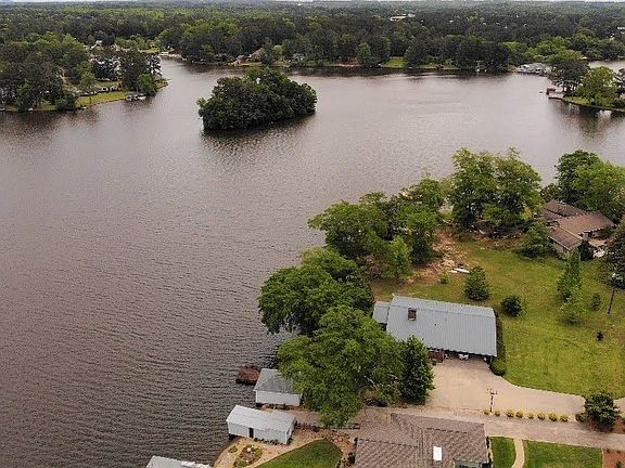4th image of 150 S Lakeshore Dr
