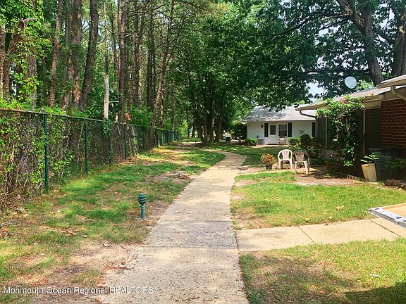 2nd image of 1033C Aberdeen Drive