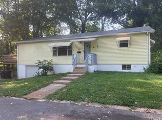 141 S 35th St #A, Belleville, IL 62226