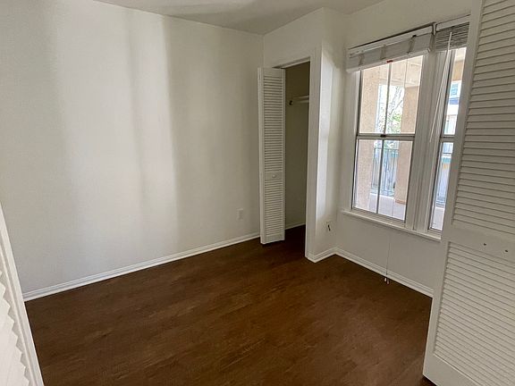 5th image of 319 5th St Unit H