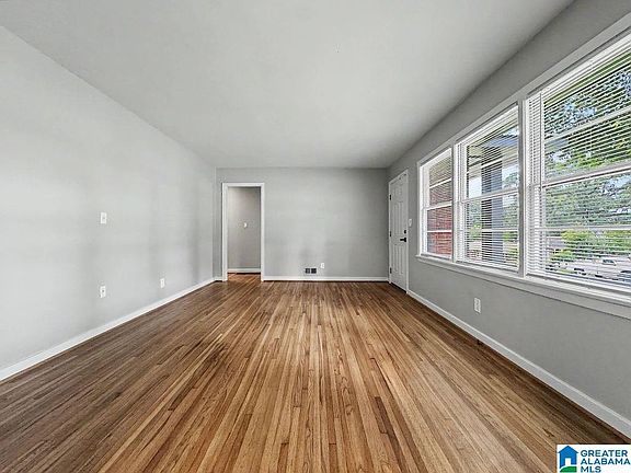 5th image of 1308 Laurence St