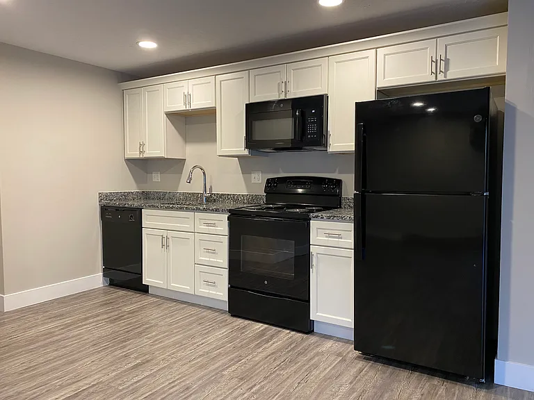 3233 Springdale Rd #7 — Photo 4