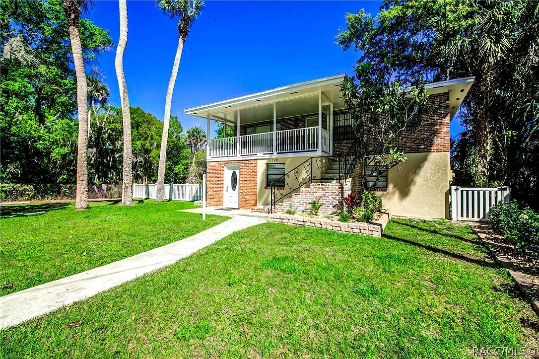 4 bed, 1996 sqft, $2,500 — Photo 1