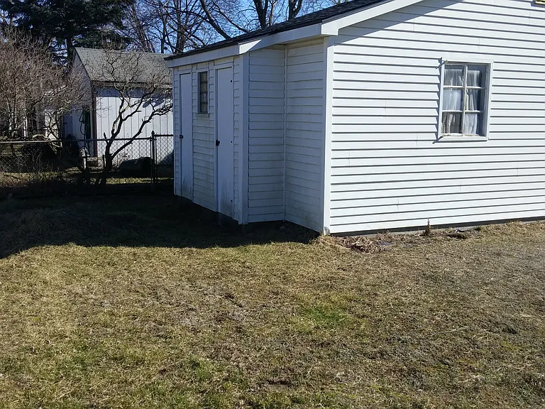 24728 Carlysle St — Photo 14