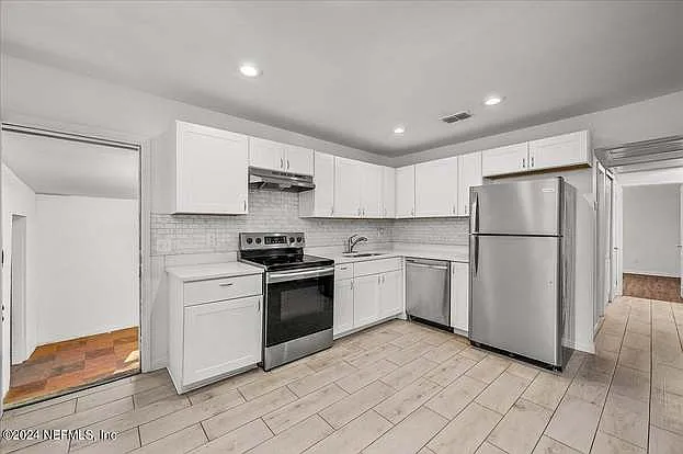 3919 Skycrest Dr — Photo 41