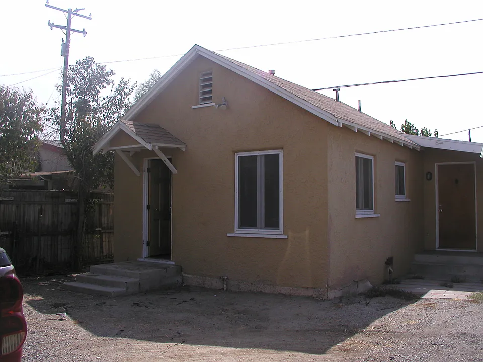 450 E Main St
