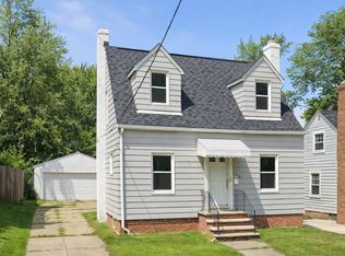1064 Woodview Rd, Cleveland Heights, OH 44121