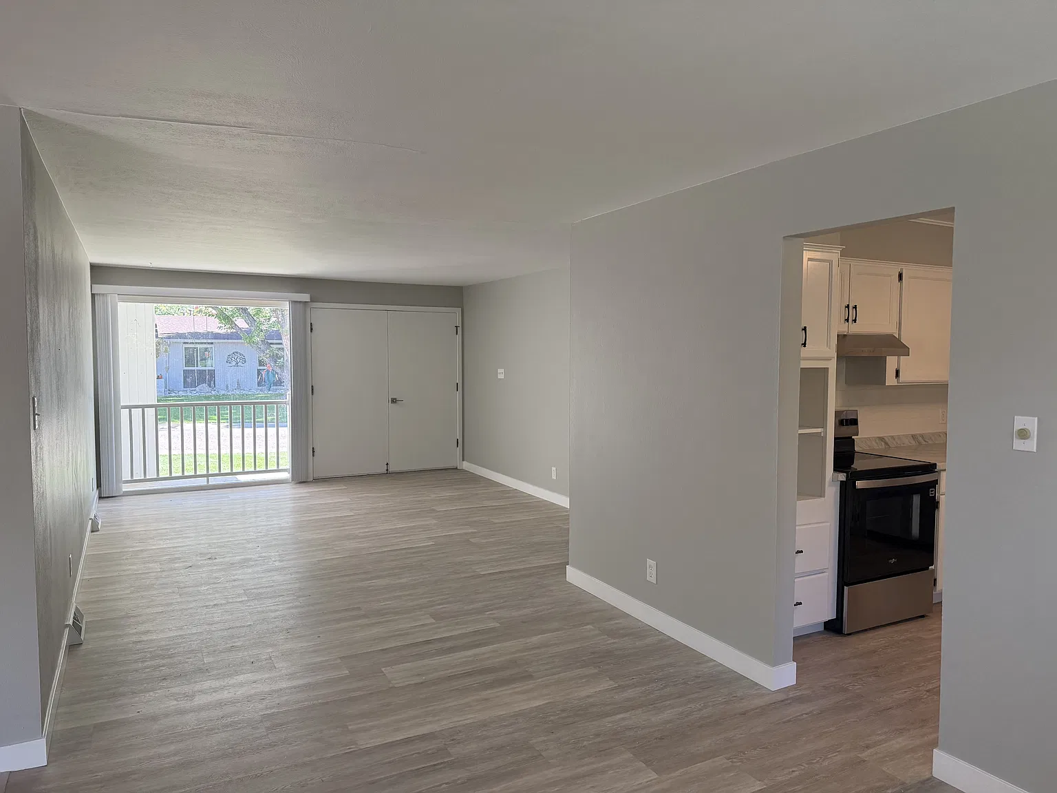 6019 Vivian St - 1 — Photo 3