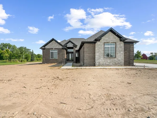 8537 Cobblestone Dr, Newport, MI 48166