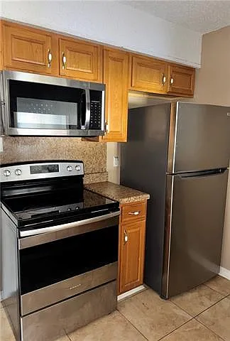 2 bed, 1.5 bath, 900 sqft, $1,100 — Photo 3