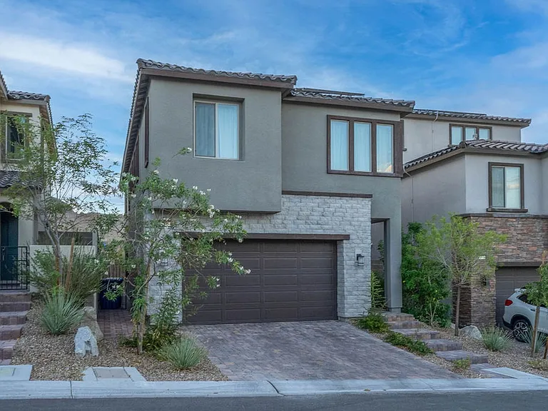 11620 Desert Hollow Ave — Photo 3