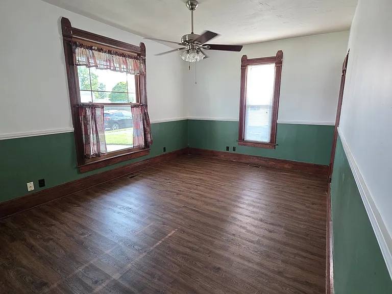 122 W Broadway St #1 — Photo 3