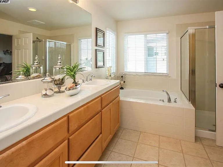 5728 Old Westbury Way — Photo 21