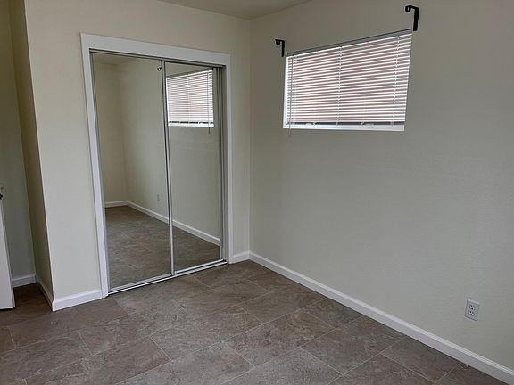 4th image of 754 48th St