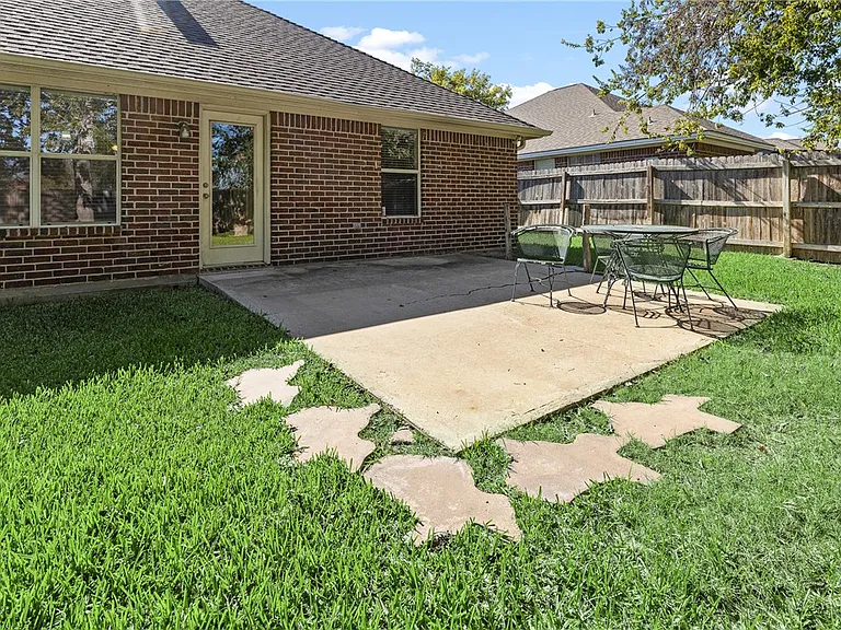 3511 Farah Dr — Photo 8