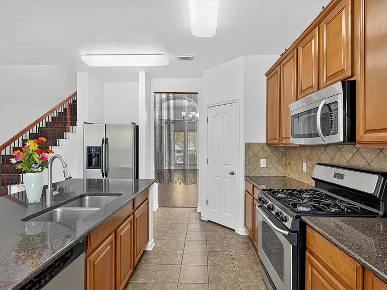 15324 Interlachen Dr — Photo 13