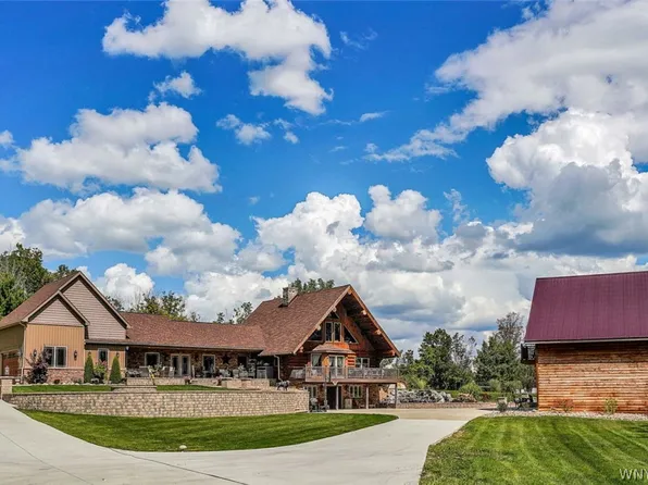 307 Holland Rd, Arcade, NY 14009