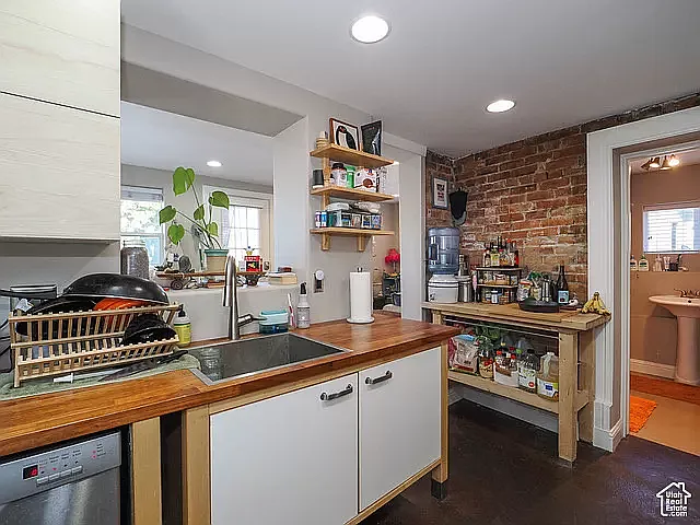 319 N Almond St #C — Photo 4