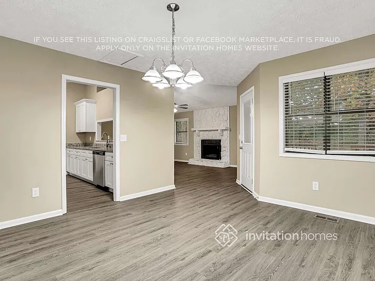 4040 Maxanne Dr NW — Photo 11